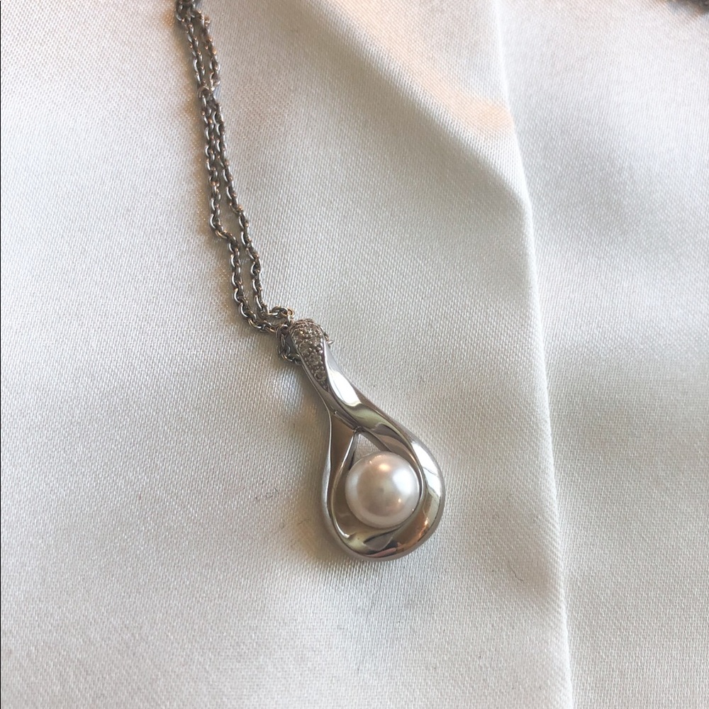 Jared Jewelry- Pearl and Sterling Silver necklace